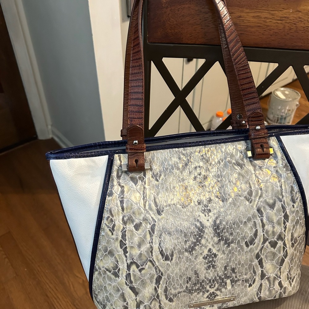 Brahmin Medium Asher - image 2